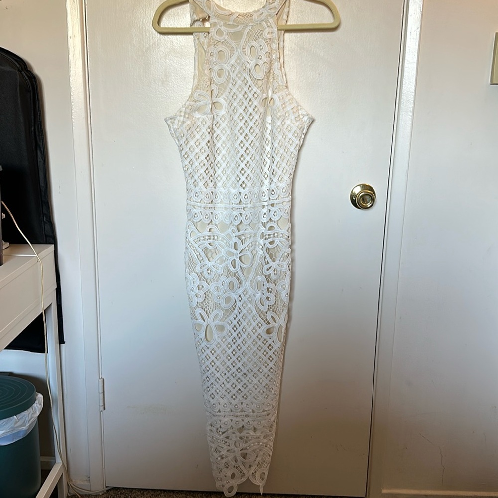 Lace midi dress